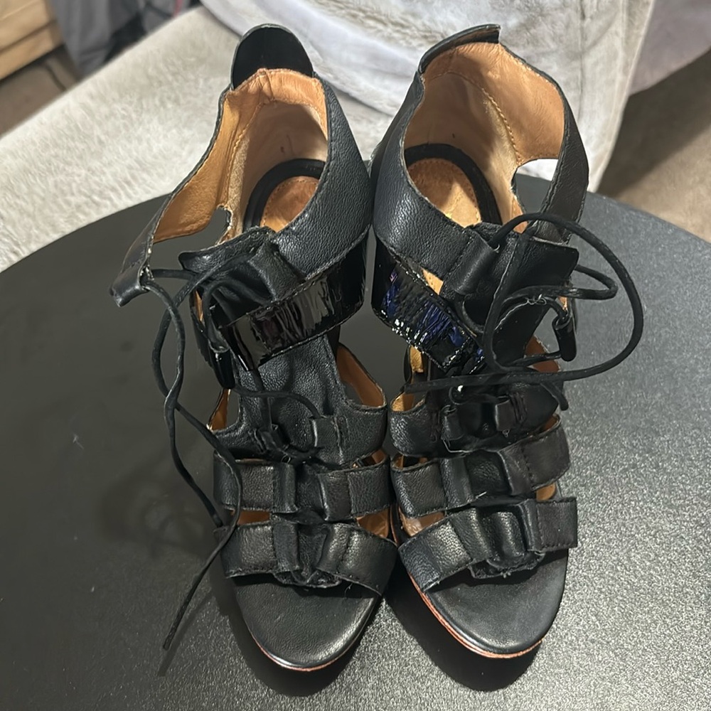 Lamb Heels size 6